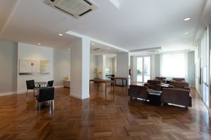 Image 65 - 922310