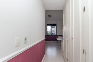 Image 31 - 922312