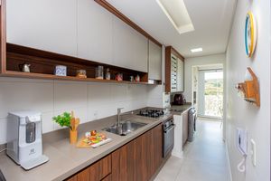 Image 13 - 922322