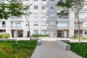 Image 33 - 922322
