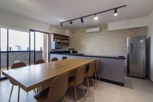 Image 21 - 922324