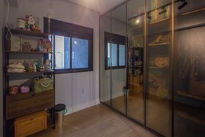 Image 11 - 922324