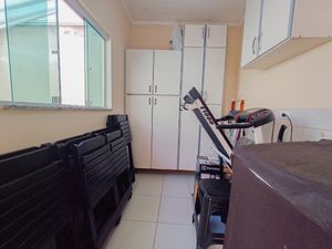 Image 18 - 922325