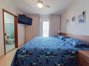 Image 19 - 922325