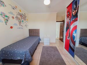 Image 33 - 922325