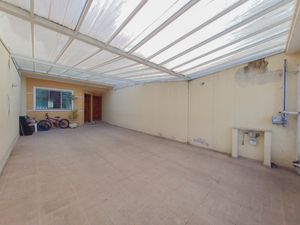 Image 35 - 922325