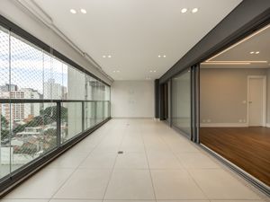 Image 11 - 922326