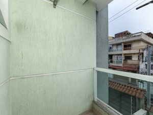 Image 24 - 922327