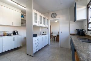 Image 21 - 922328