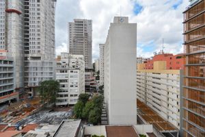 Image 23 - 922332