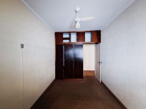 Image 13 - 922333