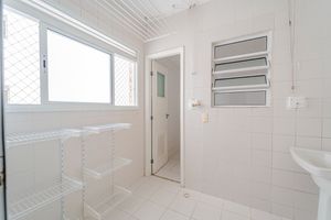 Image 36 - 922336
