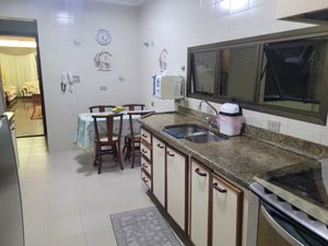 Image 11 - 922339