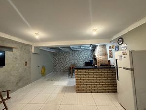 Image 17 - 922340