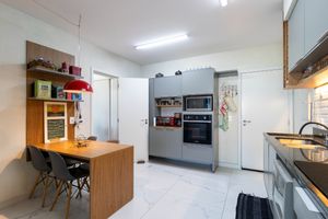 Image 15 - 922341