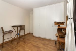 Image 33 - 922342