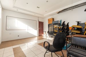 Image 21 - 922343