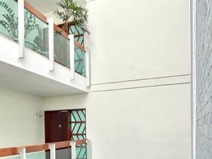Image 22 - 922350