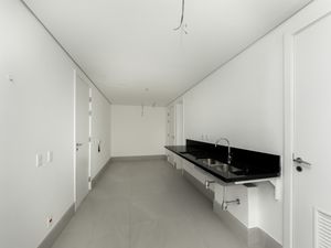 Image 37 - 922357