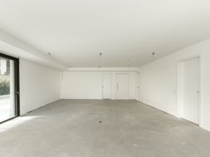 Image 35 - 922357