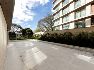 Image 24 - 922357