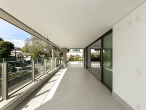 Image 30 - 922357