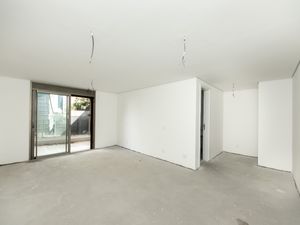 Image 42 - 922357