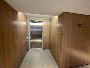 Image 20 - 922357