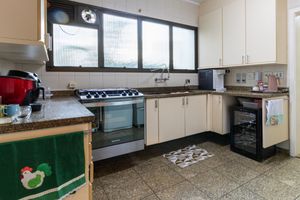 Image 17 - 922359