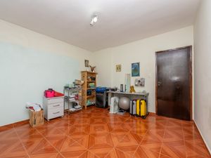 Image 17 - 922360