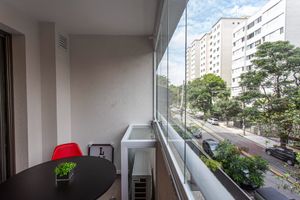 Image 16 - 922364