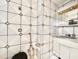 Image 3 - 922366