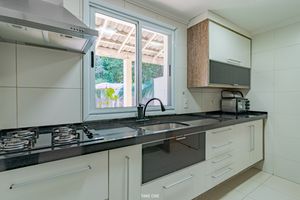 Image 17 - 922368