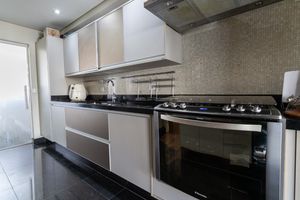 Image 13 - 922370