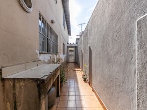 Image 9 - 922385