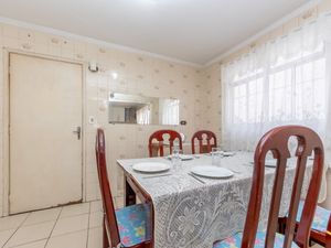Image 4 - 922385