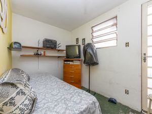 Image 22 - 922385