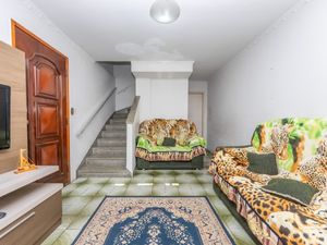 Image 24 - 922385