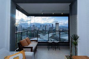 Image 4 - 922389