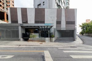 Image 32 - 922389