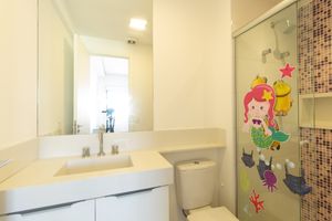 Image 19 - 922391