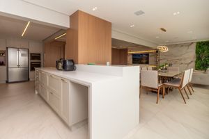 Image 24 - 922415