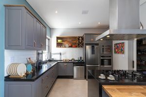 Image 19 - 922417
