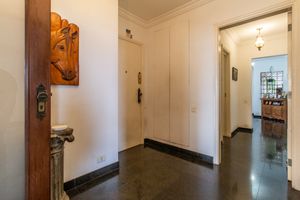 Image 9 - 922418