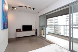 Image 3 - 922430