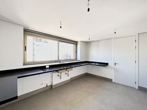 Image 44 - 922444