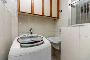 Image 8 - 922512