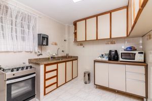 Image 17 - 922512