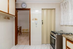 Image 19 - 922512