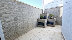 Image 33 - 922517